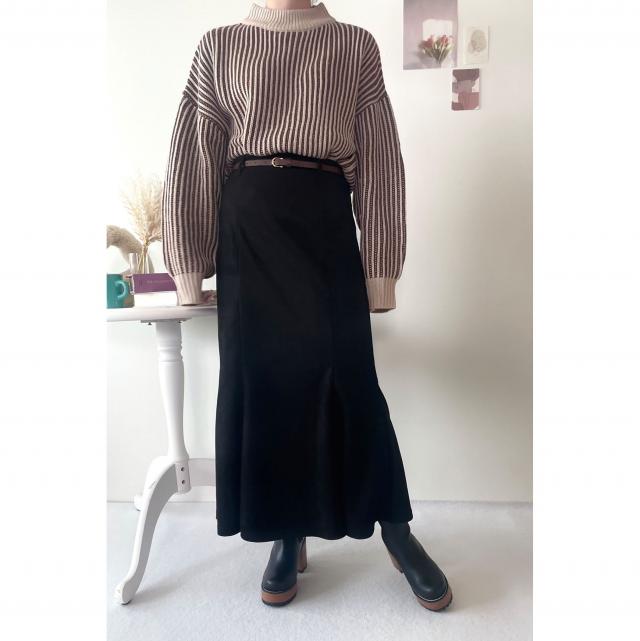 ベルト付きスエードポンチフレアスカート