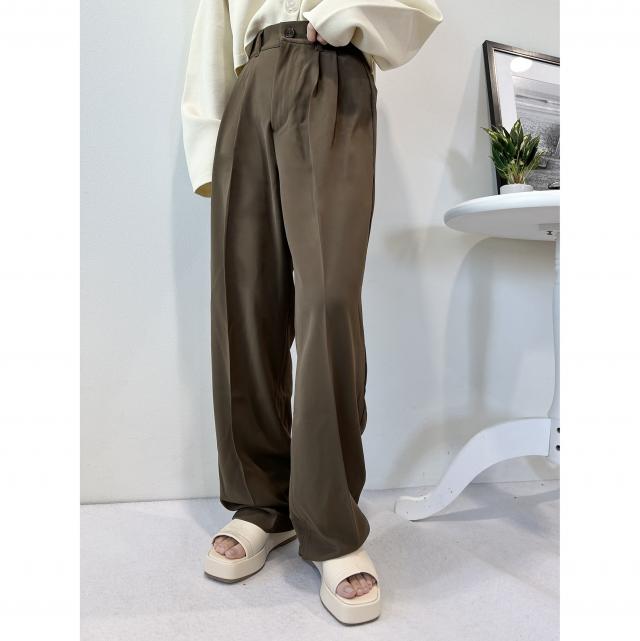 センタープレスタックパンツ