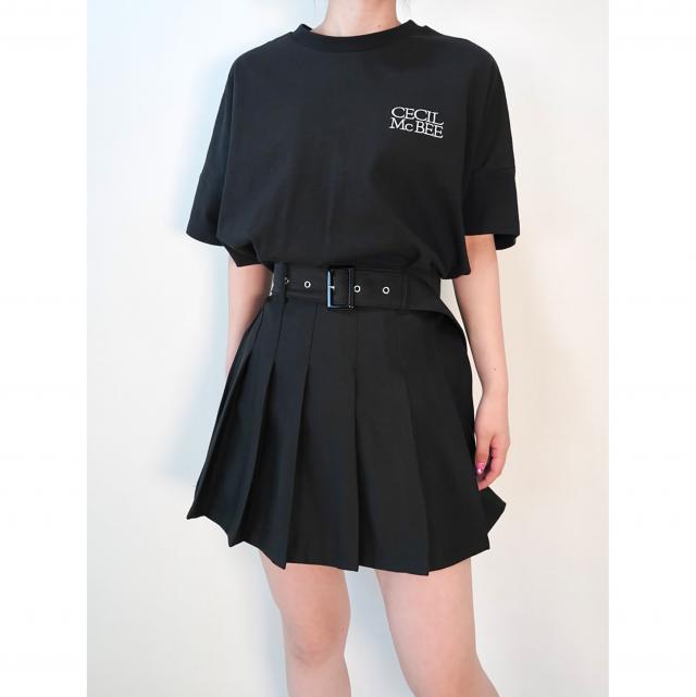 ベルト付きプリーツスカート