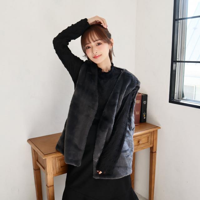 ノーカラーファーベスト