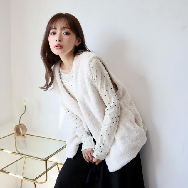 ノーカラーファーベスト