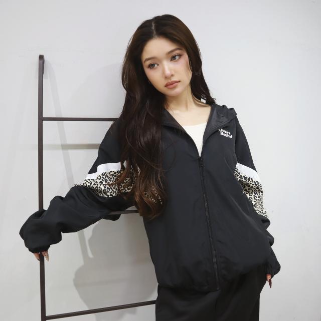 配色切替えフーディージップアップジャケット