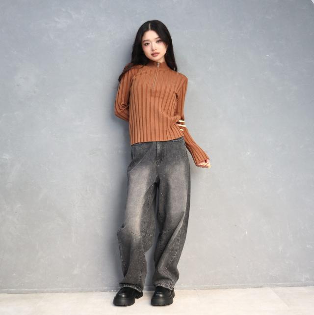 ラインストーン付きカーブデニムパンツ