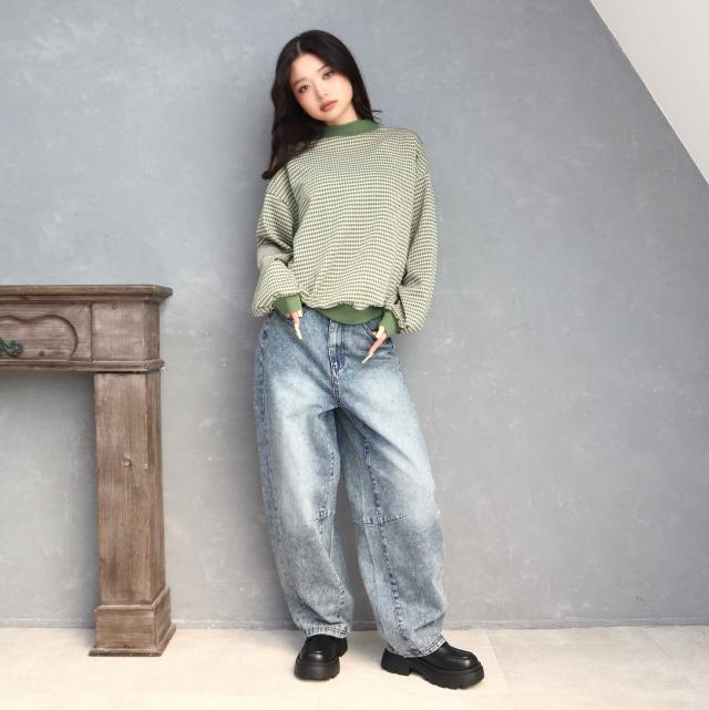 ラインストーン付きカーブデニムパンツ