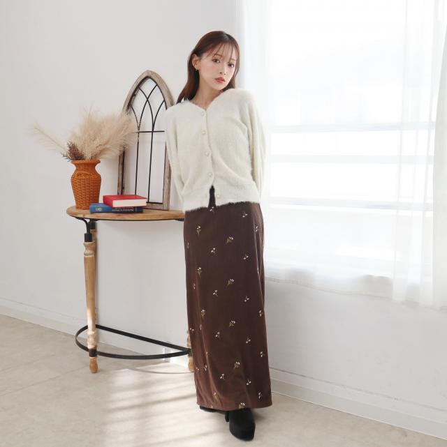 カットコール花柄刺繍ナロースカート