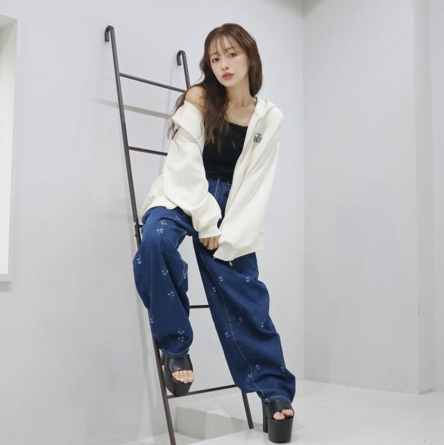 9.5ozデニム総刺繍カーブパンツ