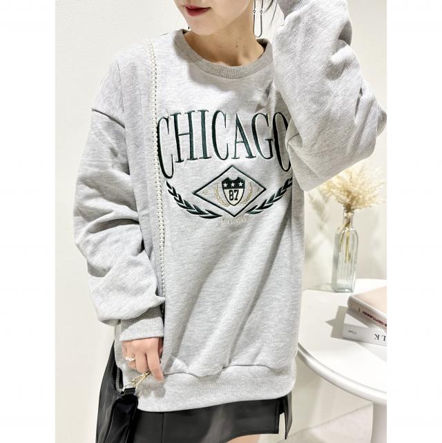 刺繍クルーネックトップス