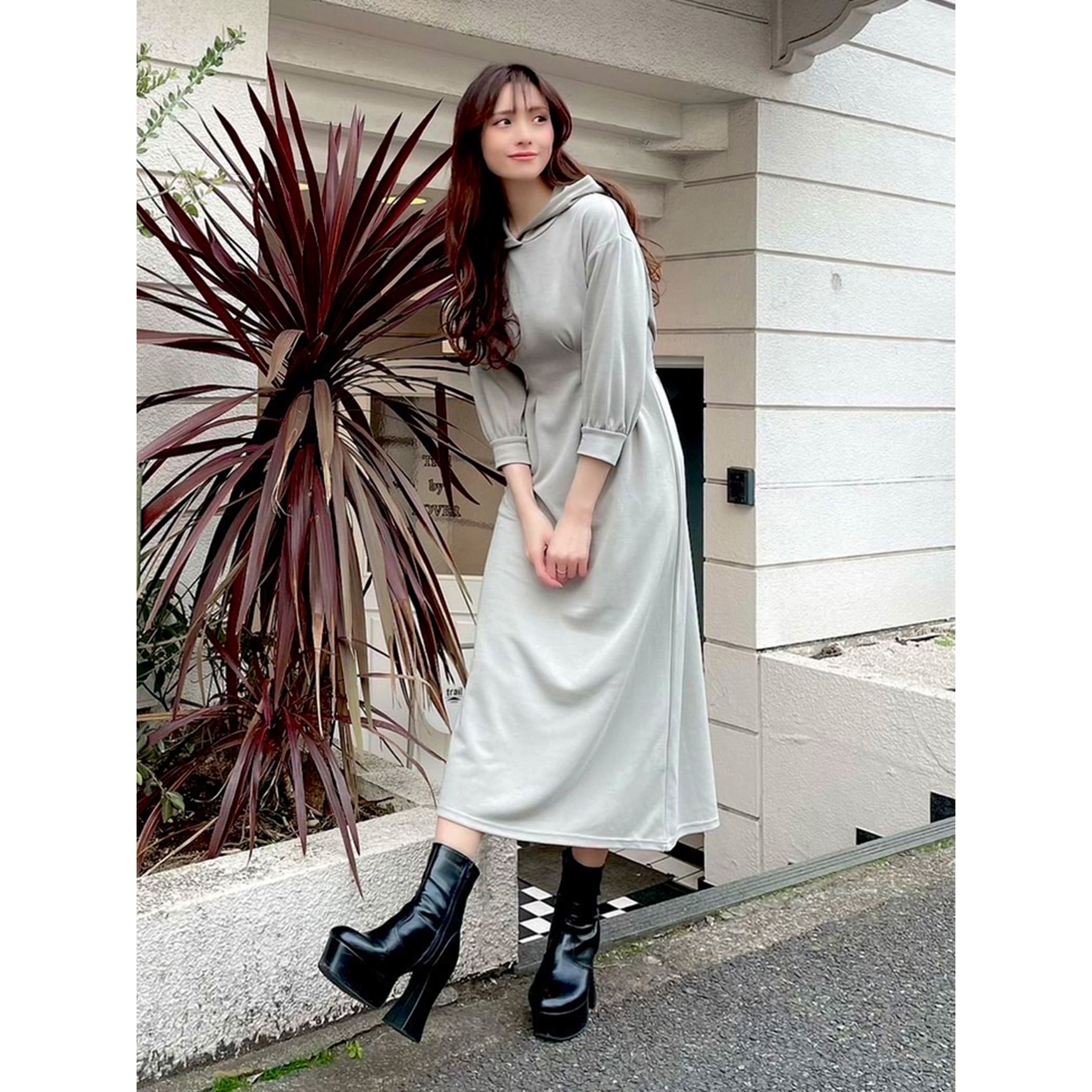 ウエストタックフーディーワンピース