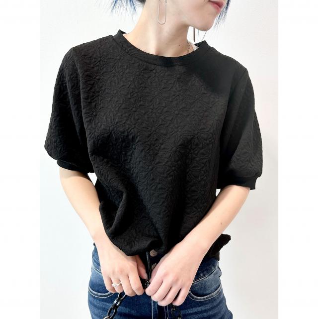 花柄ふくれジャガードトップス