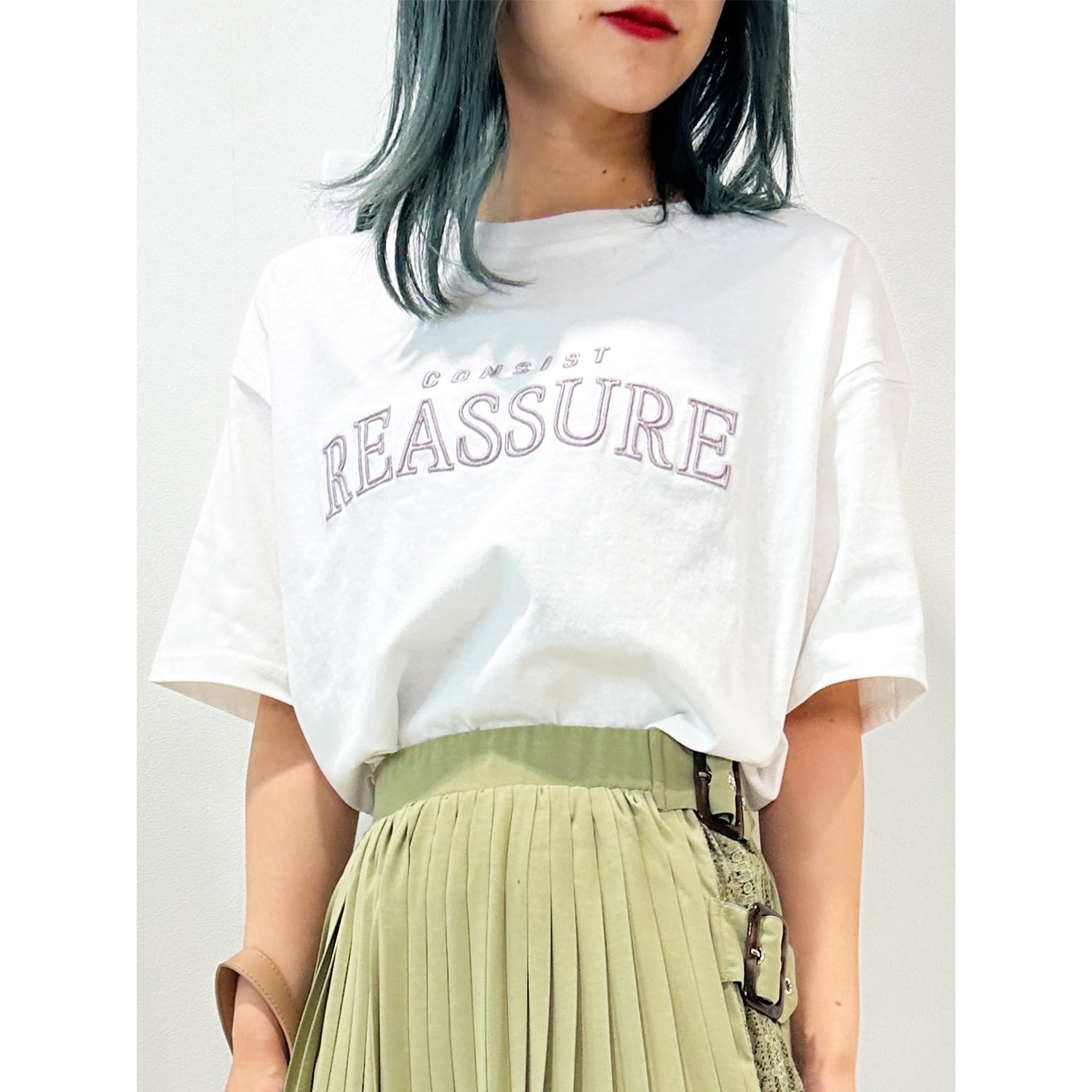 刺繍ロゴクロップドTシャツ｜カットソー｜CECIL McBEE(セシルマクビー