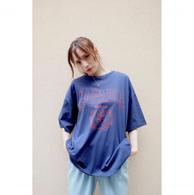 カレッジ風ロゴTシャツ