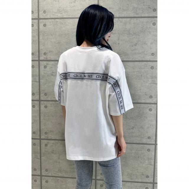 バックロゴラインTシャツ