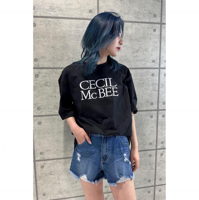 ロゴ刺繍Tシャツ