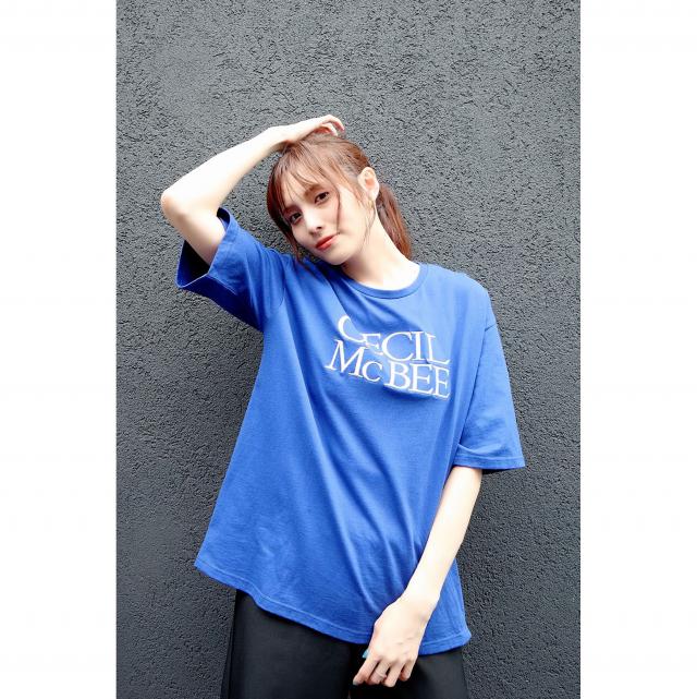 ロゴ刺繍Tシャツ