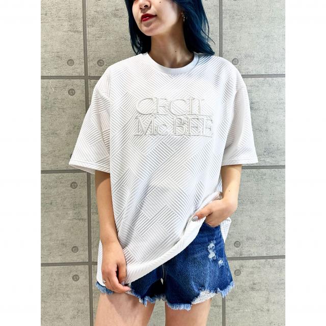 立体刺繍半袖Tシャツ