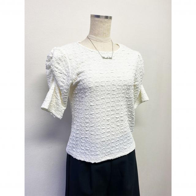 ふくれジャガードパフスリーブトップス