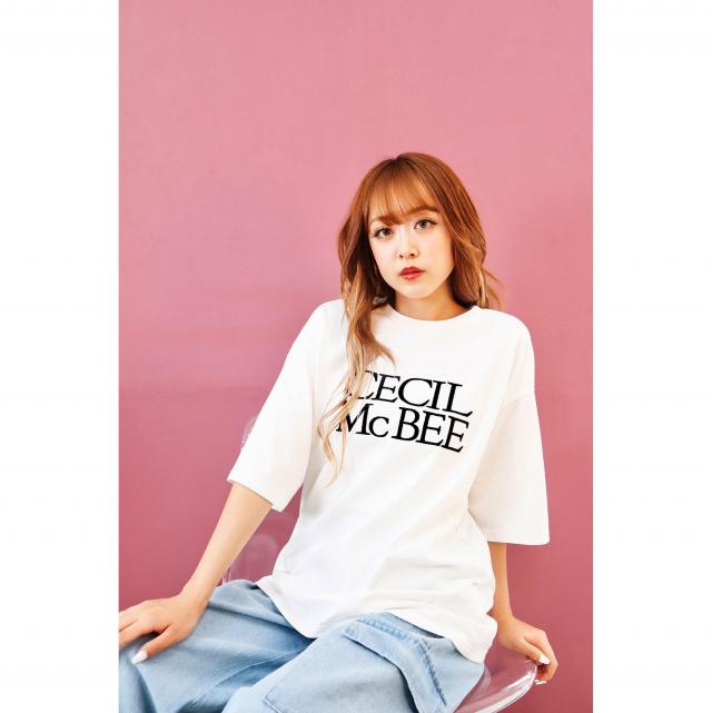 立体刺繍半袖Tシャツ