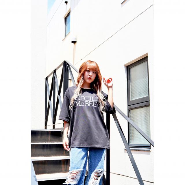 立体刺繍半袖Tシャツ