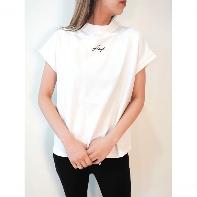 ワンポイント刺繍ロゴフレンチスリーブトップス