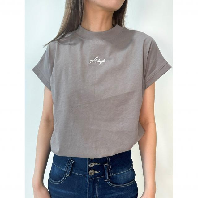 ワンポイント刺繍ロゴフレンチスリーブトップス