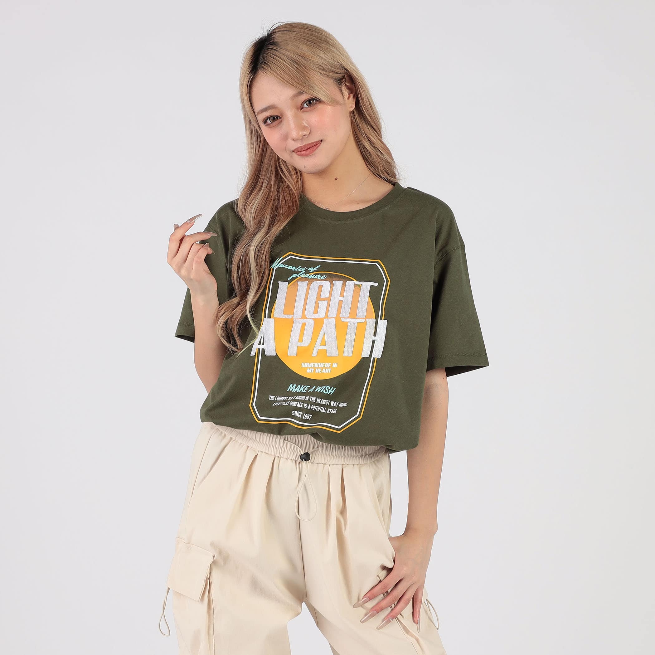 ”LIGHT A PATH”プリント刺繍Tシャツ