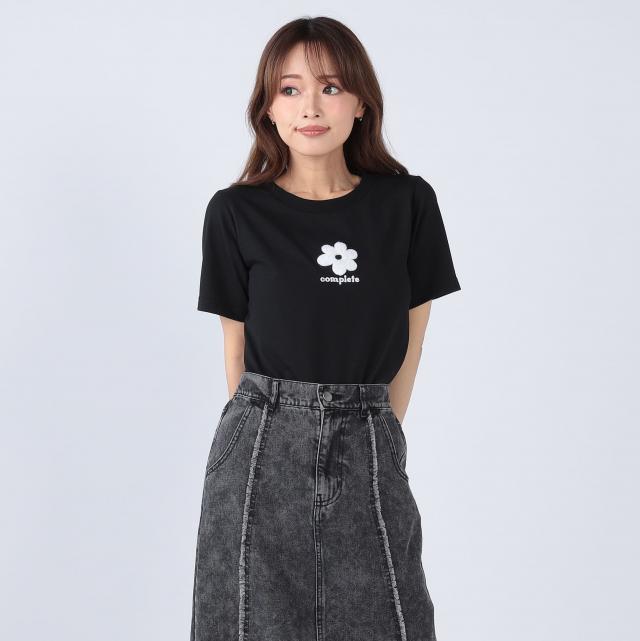 フラワー刺繍コンパクトTシャツ