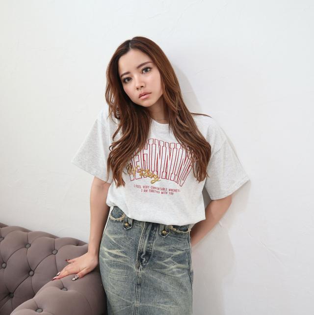 フロント刺繍プリントTシャツ