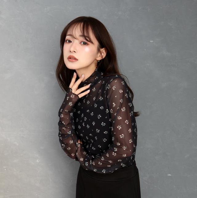 パワーネット小花柄タートルネック