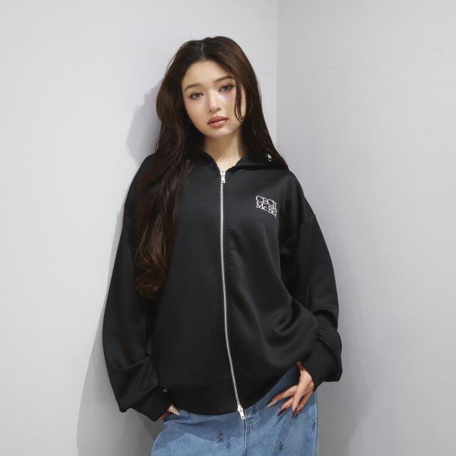 刺繍ロゴジップアップパーカー