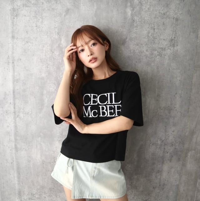 刺繍ロゴ短丈Tシャツ