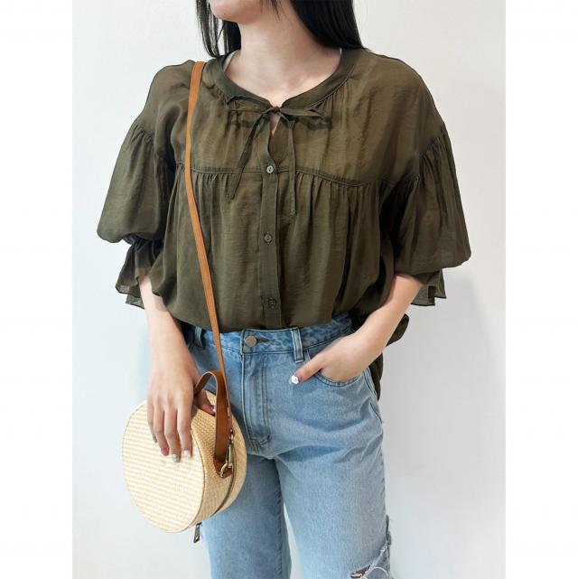 キャンディースリーブブラウス