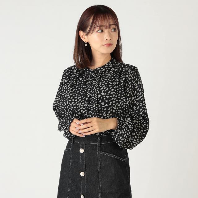 ダルメシアン柄ケープ付きブラウス