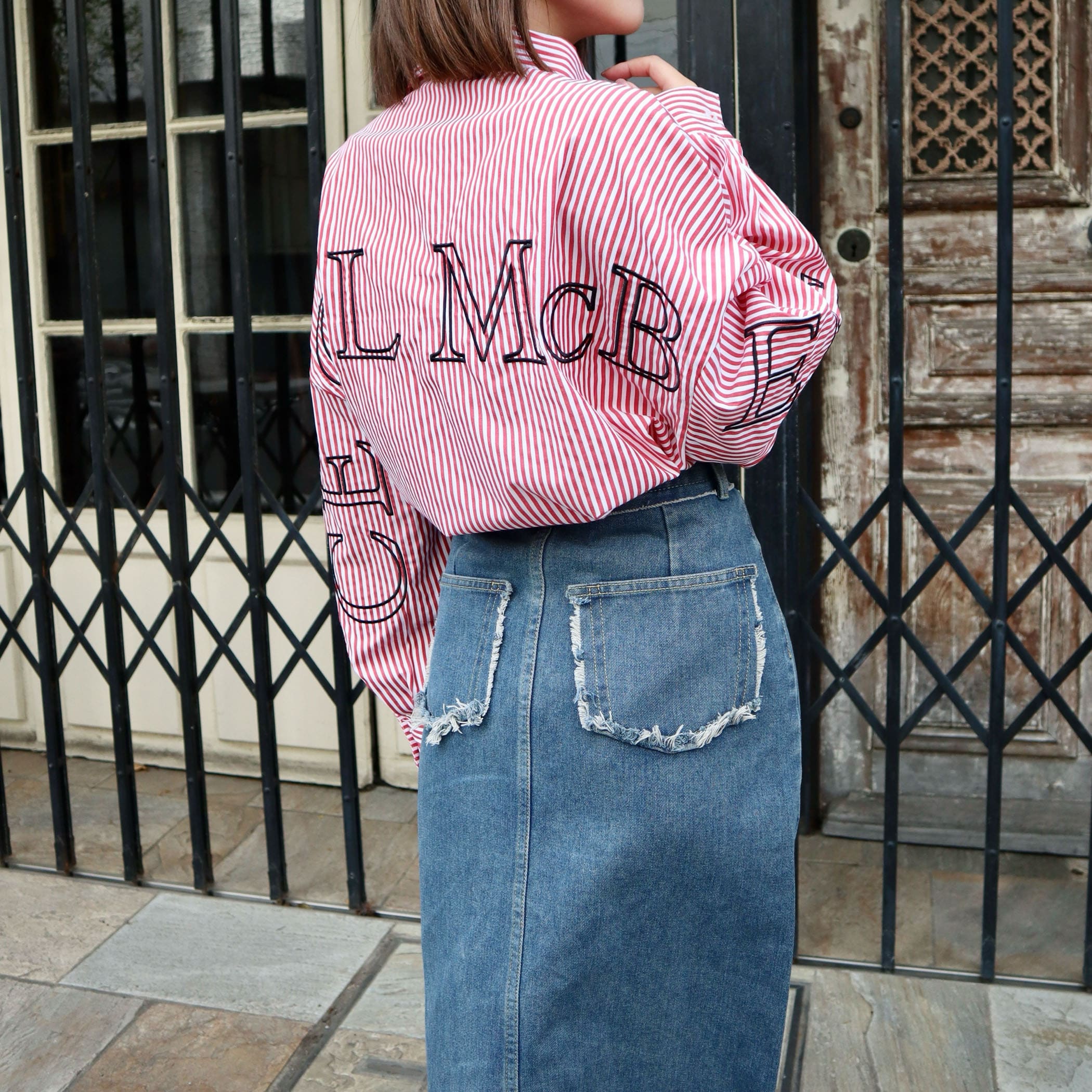 バックロゴストライプシャツ