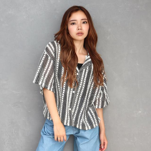 透かし編み風ゆるシルエット５分袖オープンカラーニットシャツ