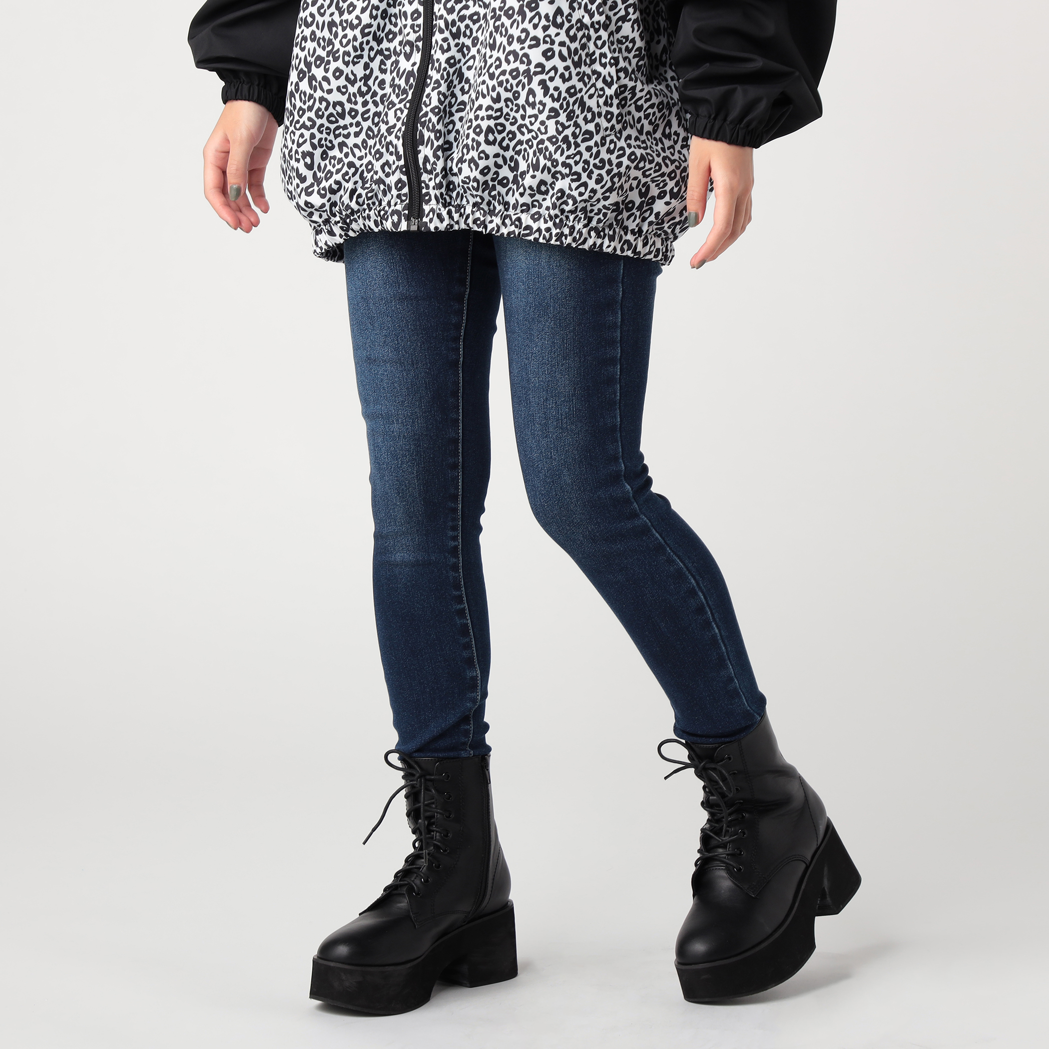 ハイウエストスキニーデニムパンツ