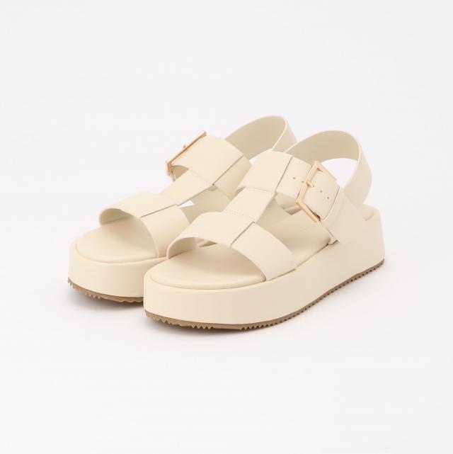 ストラップサンダル