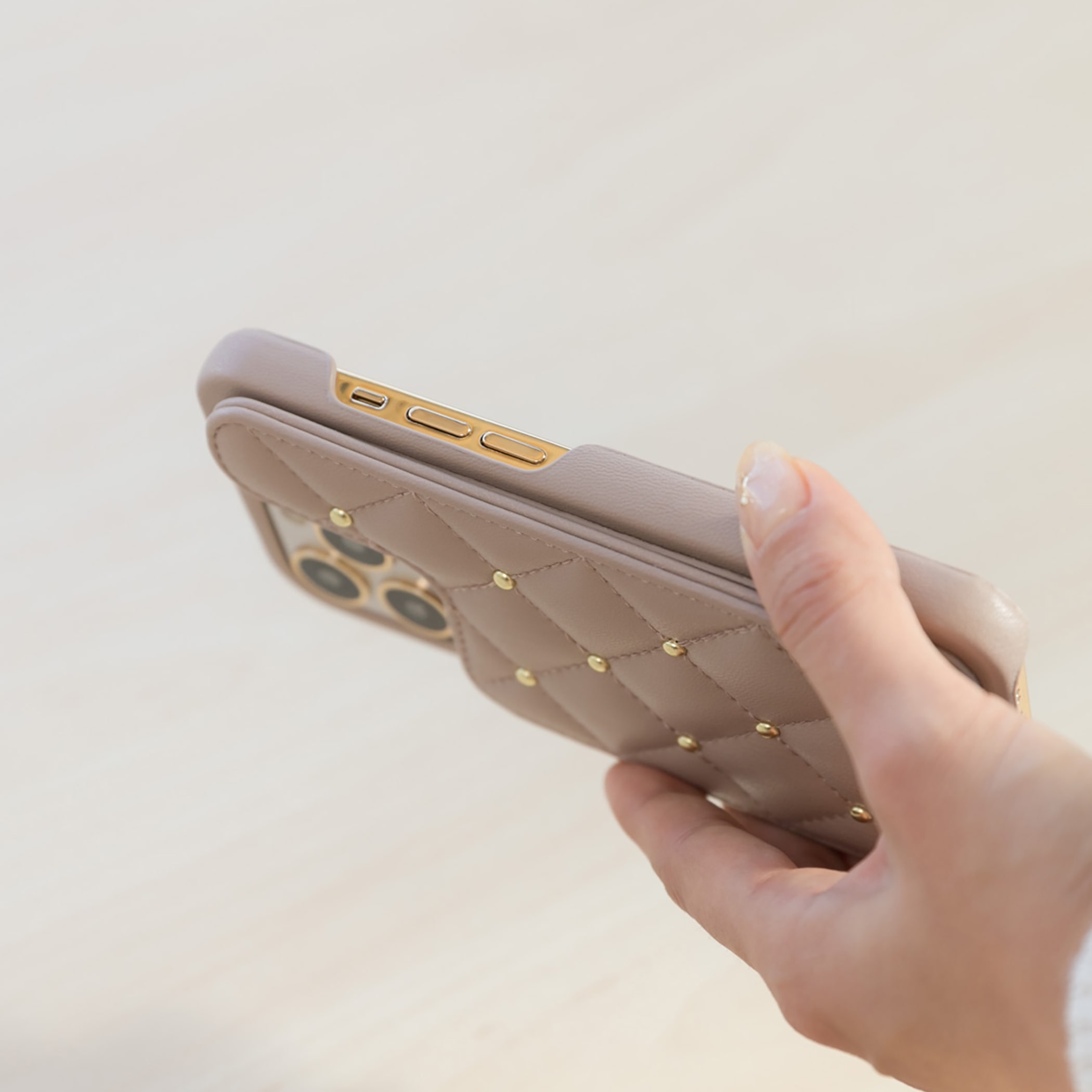 キルティング背面ケース Iphone 13pro Iphone 13兼用可 小物 Cecil Mcbee セシルマクビー ミーコレクト公式オンラインストア Mecollect Online Store セシルマクビー Cecil Mcbee キルティング背面ケース Iphone 13pro Iphone 13兼用可 小物 Cecil Mcbee セシルマクビー ミーコレクト公式オンラインストア Mecollect Online Store セシルマクビー Cecil Mcbee
