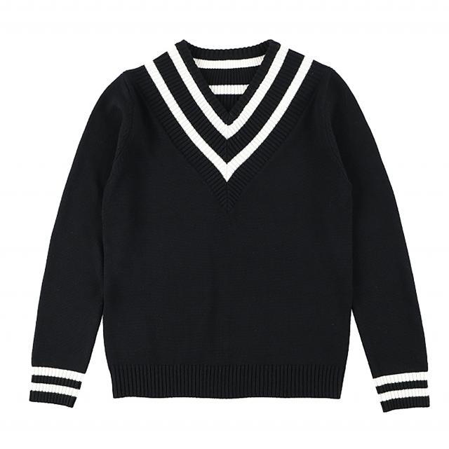 Vネックラインニット