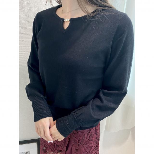 3連パール付きプルオーバー