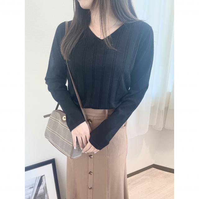 柄編みVネックプルオーバー