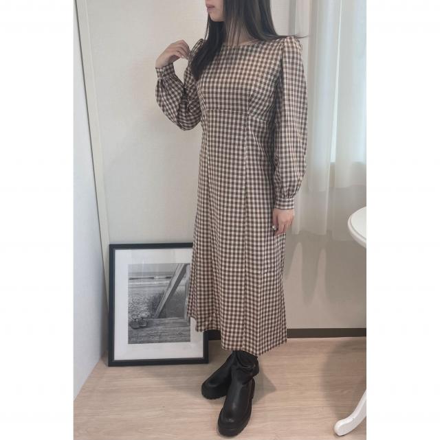 チェックバックシャーリングワンピース