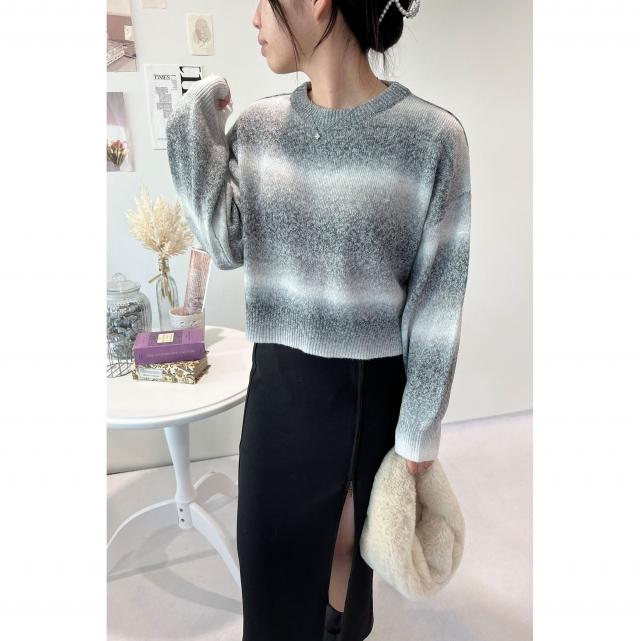 グラデーションニットプルオーバー
