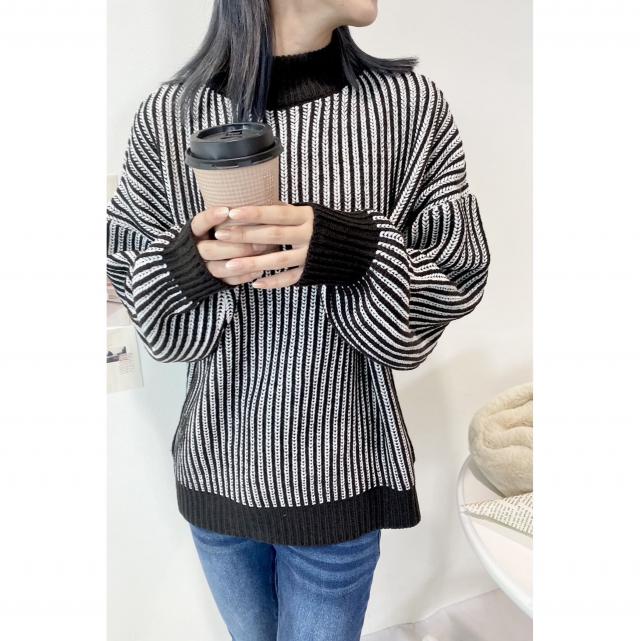 ストライプ柄プルオーバー