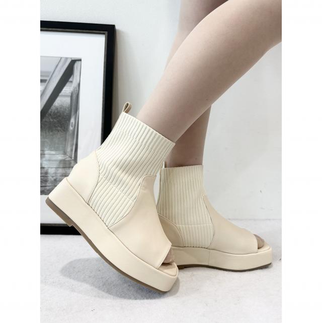 オープントゥ切替アンクルブーツ