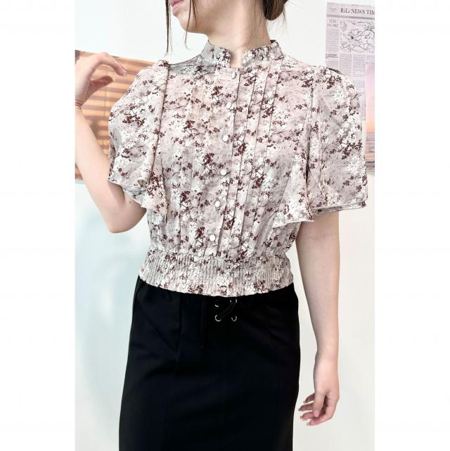 フラワープリントフレア袖ピンタックブラウス