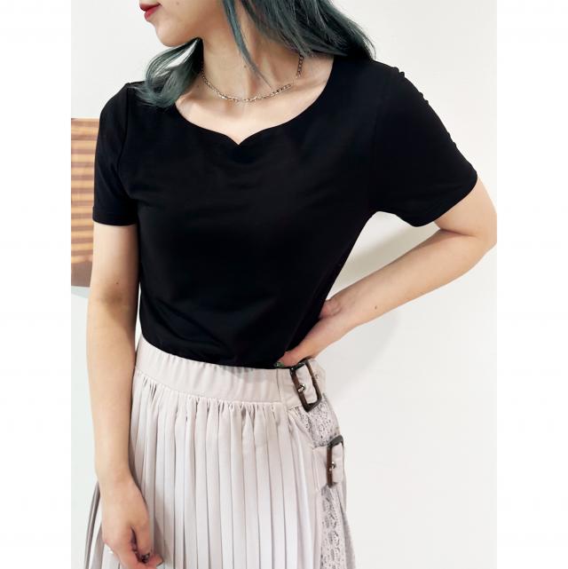 ハートネックプルオーバー