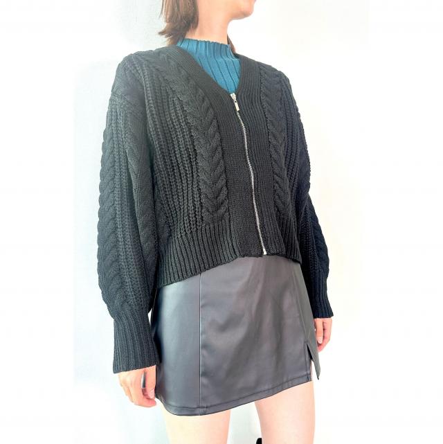 ケーブルニットジップカーディガン