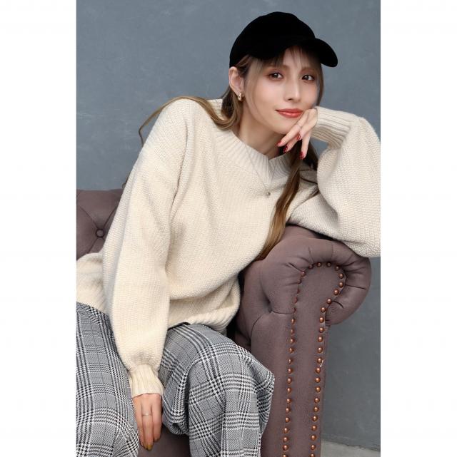 バックスリットニットトップス