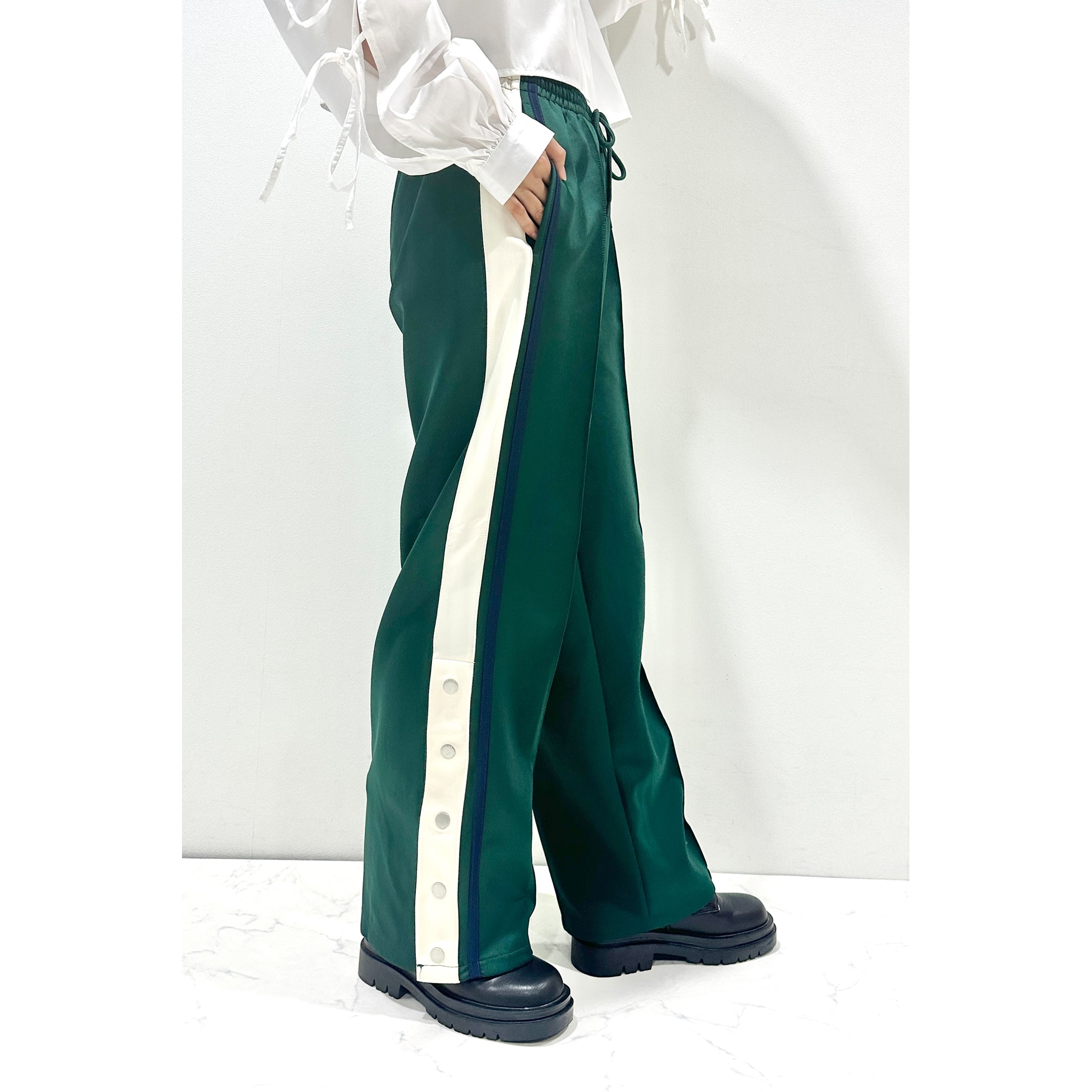 ライントラックパンツ