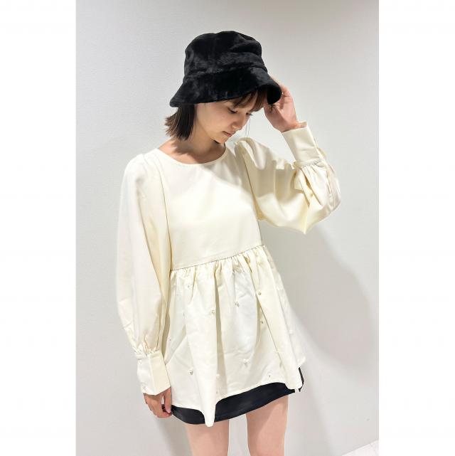 パールペプラムトップス